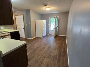 1005 W Cherry St, Marion, IL 62959