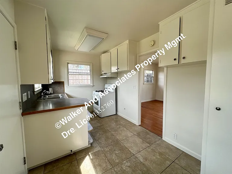 330 Siler Ln — Photo 6