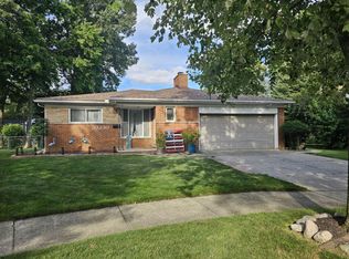 33230 Tall Oaks Ct, Farmington, MI