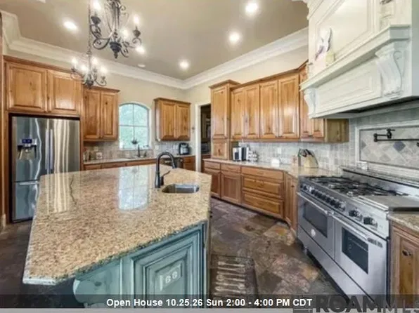 8979 Carriagewood Estates Dr, Baton Rouge, LA 70817