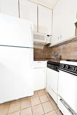 Rented by Halstead Real Estate | media 19