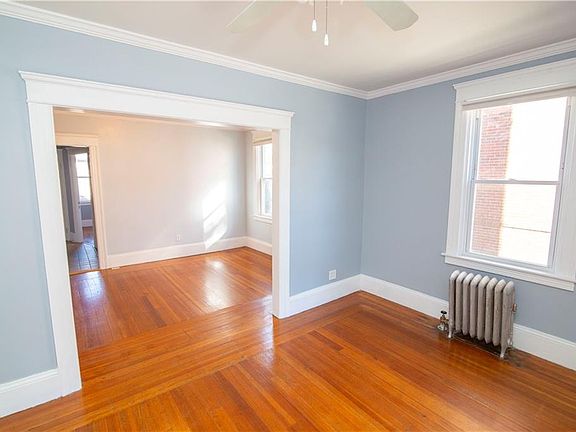 5th image of 154-160 Irving Ave Unit 1C