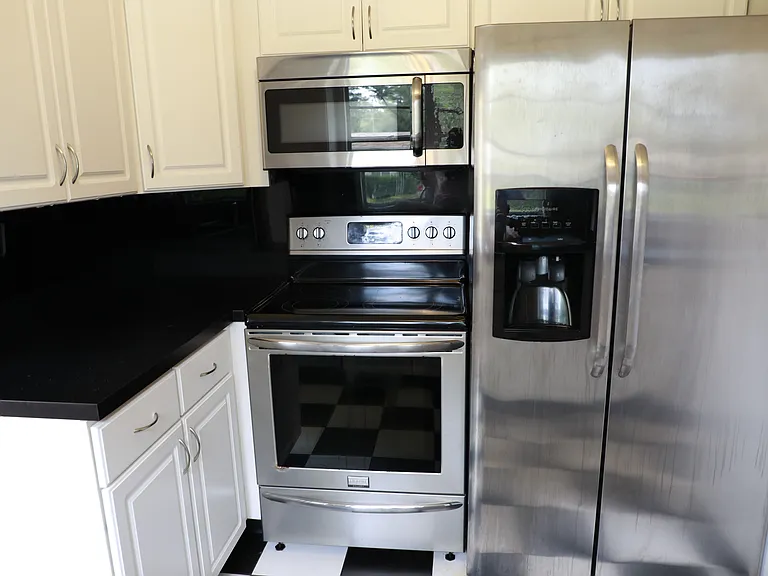 1117 NW 44th Ave #1 — Photo 4