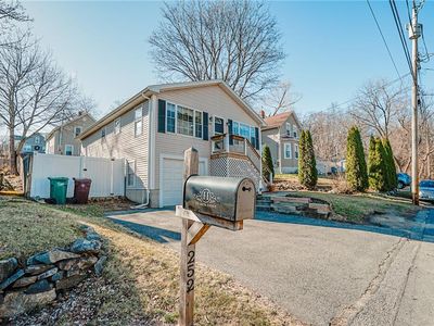 252 6th Ave, Woonsocket, RI, 02895
