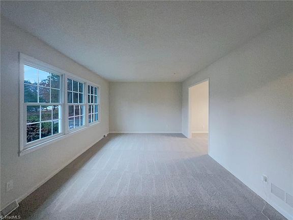 3rd image of 4231 Farlow Dr