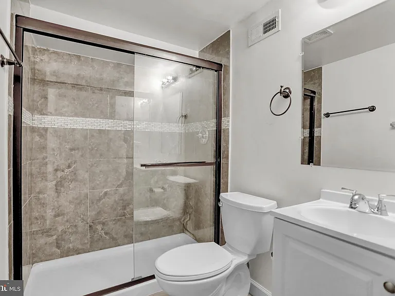 421 Elrino St #B — Photo 11