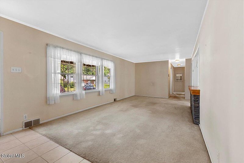 5th image of 304 Howell Street