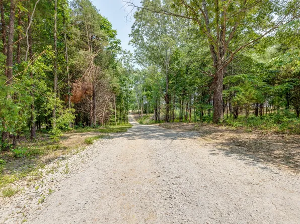 987 Hall Cemetery Rd, Burns, TN 37029
