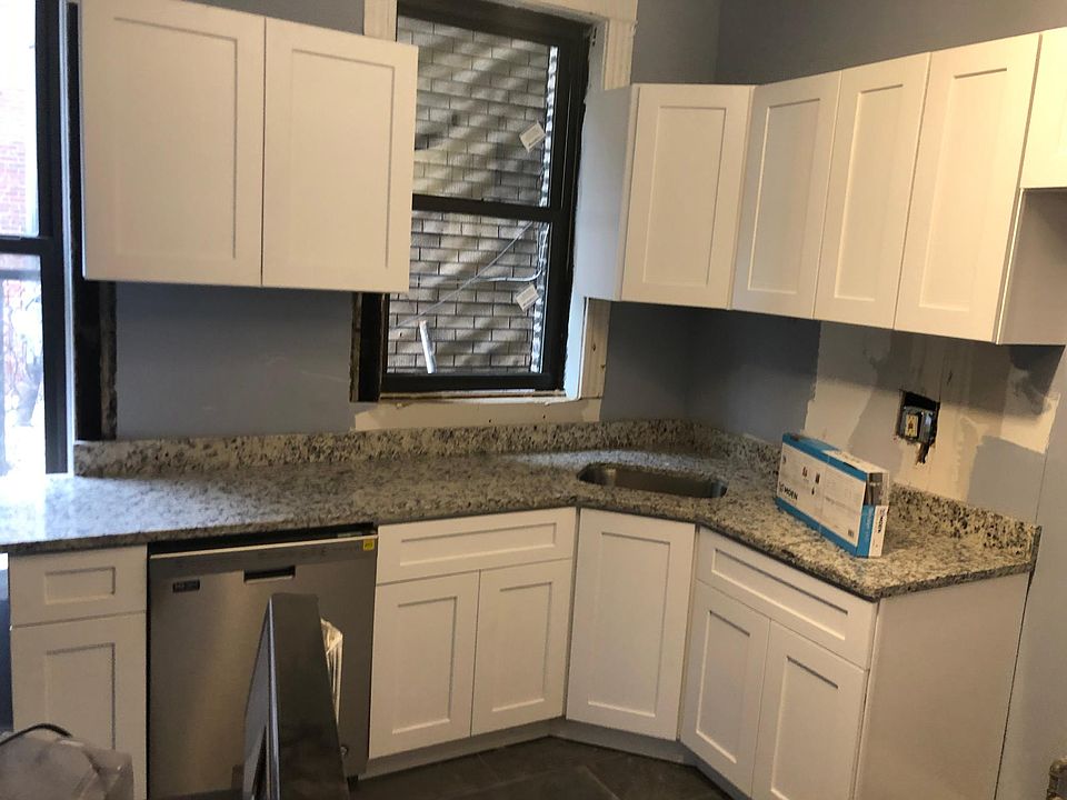 1st image of 3251 S Union Ave #1F