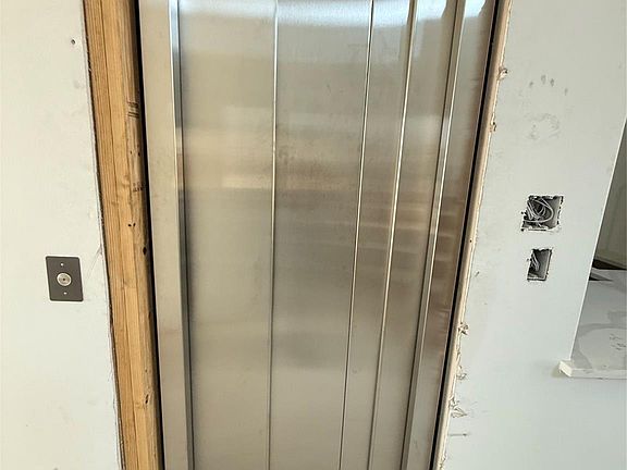 5th image of 9610 Chatfield St
