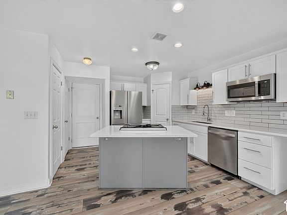 5th image of 589 Quinn Ct