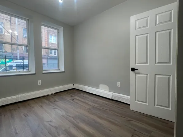 117 Wade St, Jersey City, NJ