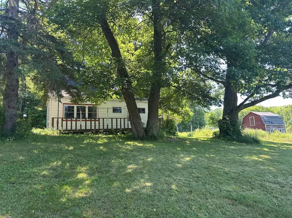 310 Indianhead Rd, Wakefield, MI 49968