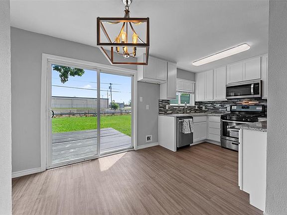 5th image of 4420 San Marcus Dr
