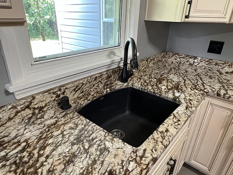 1502 Lynn Way — Photo 14