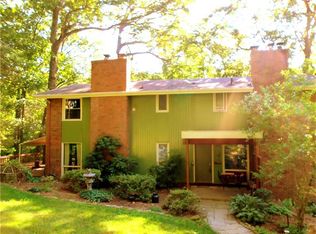 138 Country Ln, Pittsburgh, PA 15229