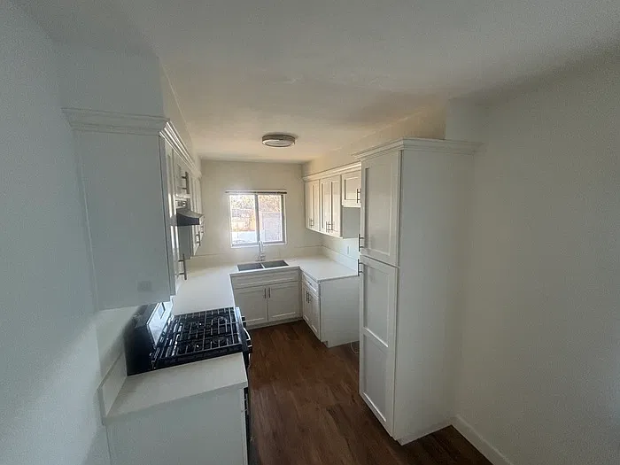 2 bed, 1.0 bath, 750 sqft, $2,500 — Photo 4