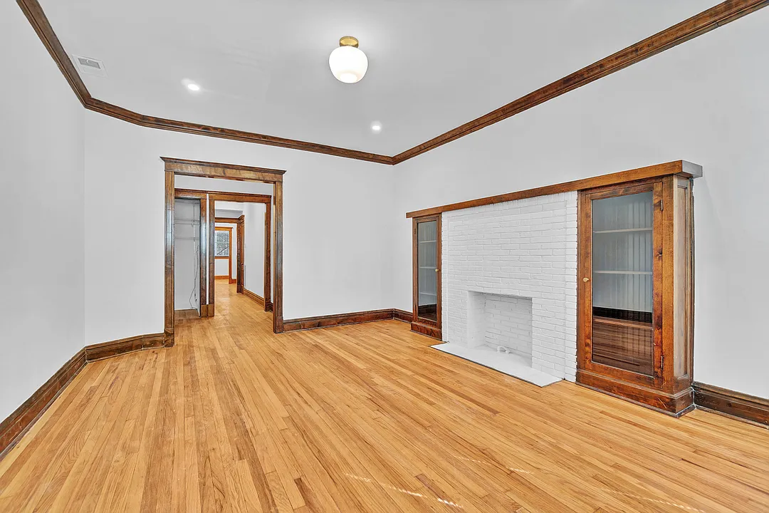 5 bed, 1444 sqft, $5,095 — Photo 1