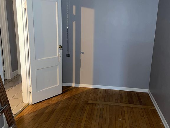 2nd image of 3841 N Saint Louis Ave Unit 1