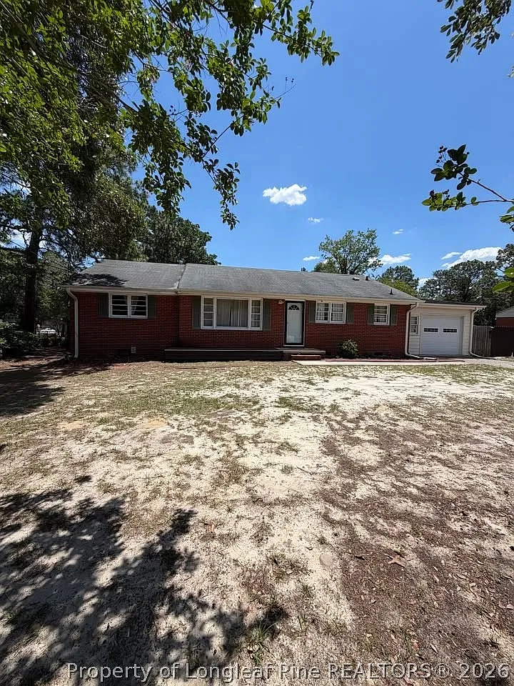 4 bed, 2.0 bath, 1494 sqft, $1,900 — Photo 2