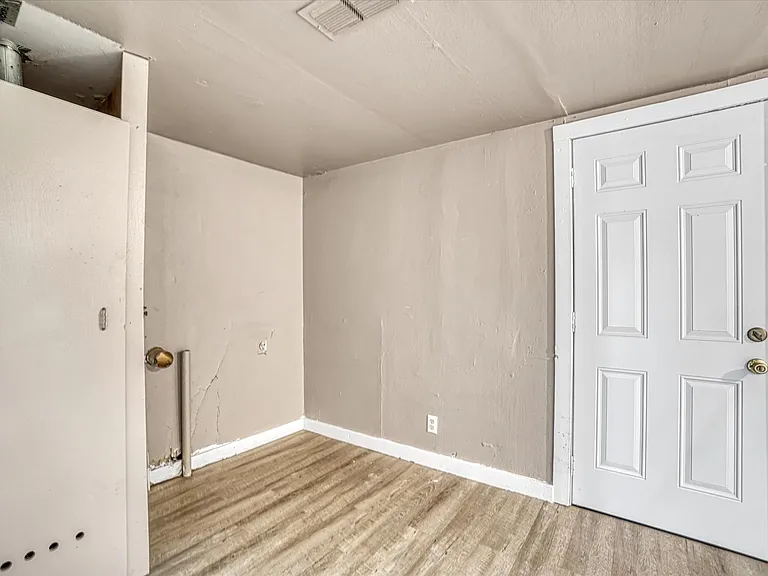 1508 N Crain St — Photo 2