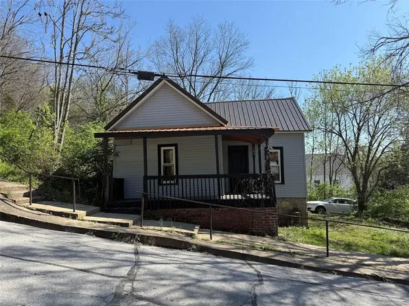 107 E Kansas St, Excelsior Springs, MO 64024