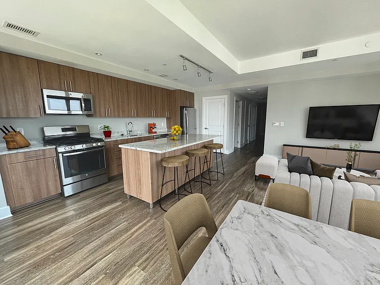 The Bartlett — Photo 113