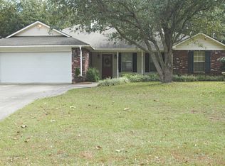 1512 Deer St, Ocean Springs, MS 39564