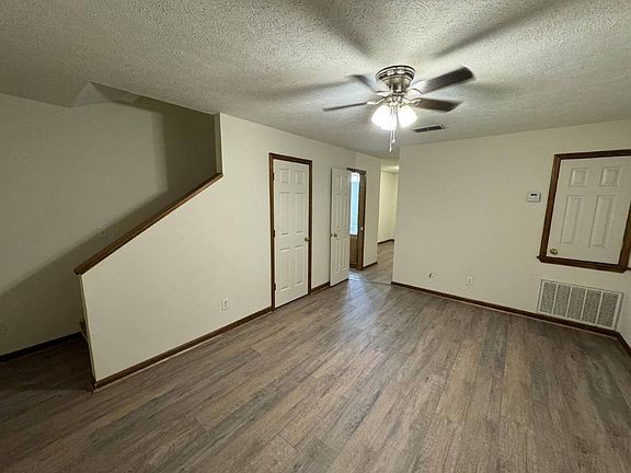 3rd image of 501 S Montgomery St APT 14