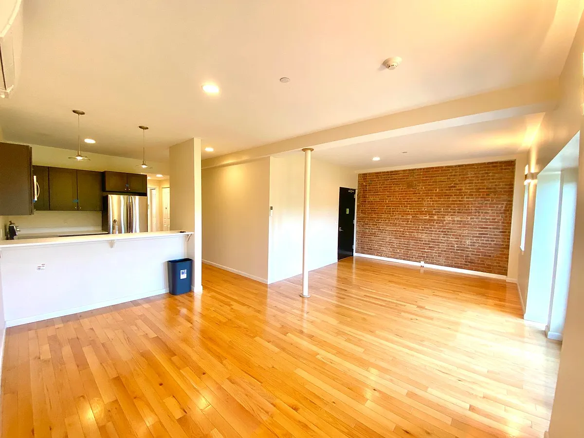 Building Photo - 111 Abeel St