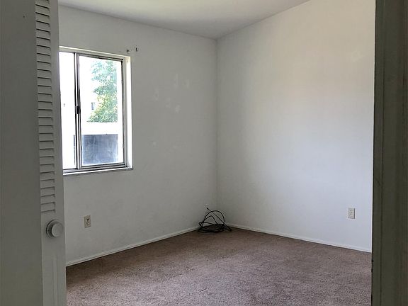 4th image of 511 Zahn Dr #B