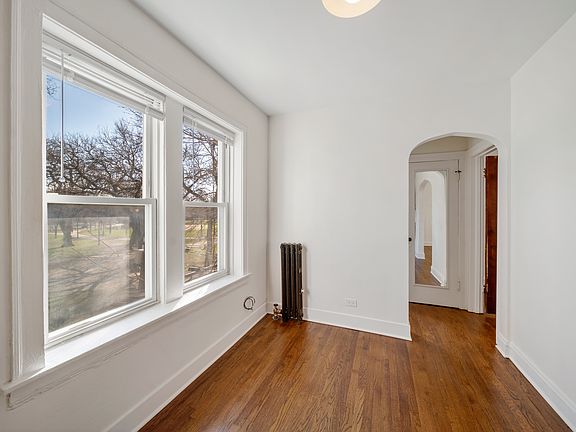 5th image of 4652 N Milwaukee Ave