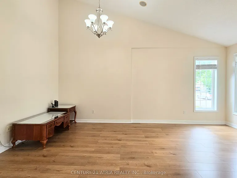 31 Cliveden Pl — Photo 5