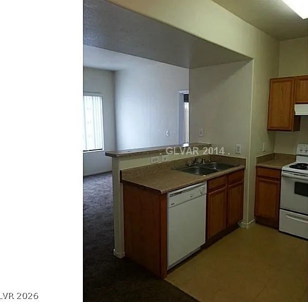 2 bed, 2.0 bath, 888 sqft, $1,200 — Photo 3
