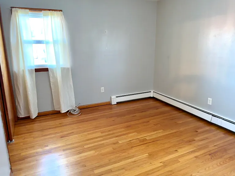 20 Beech St #2 — Photo 3