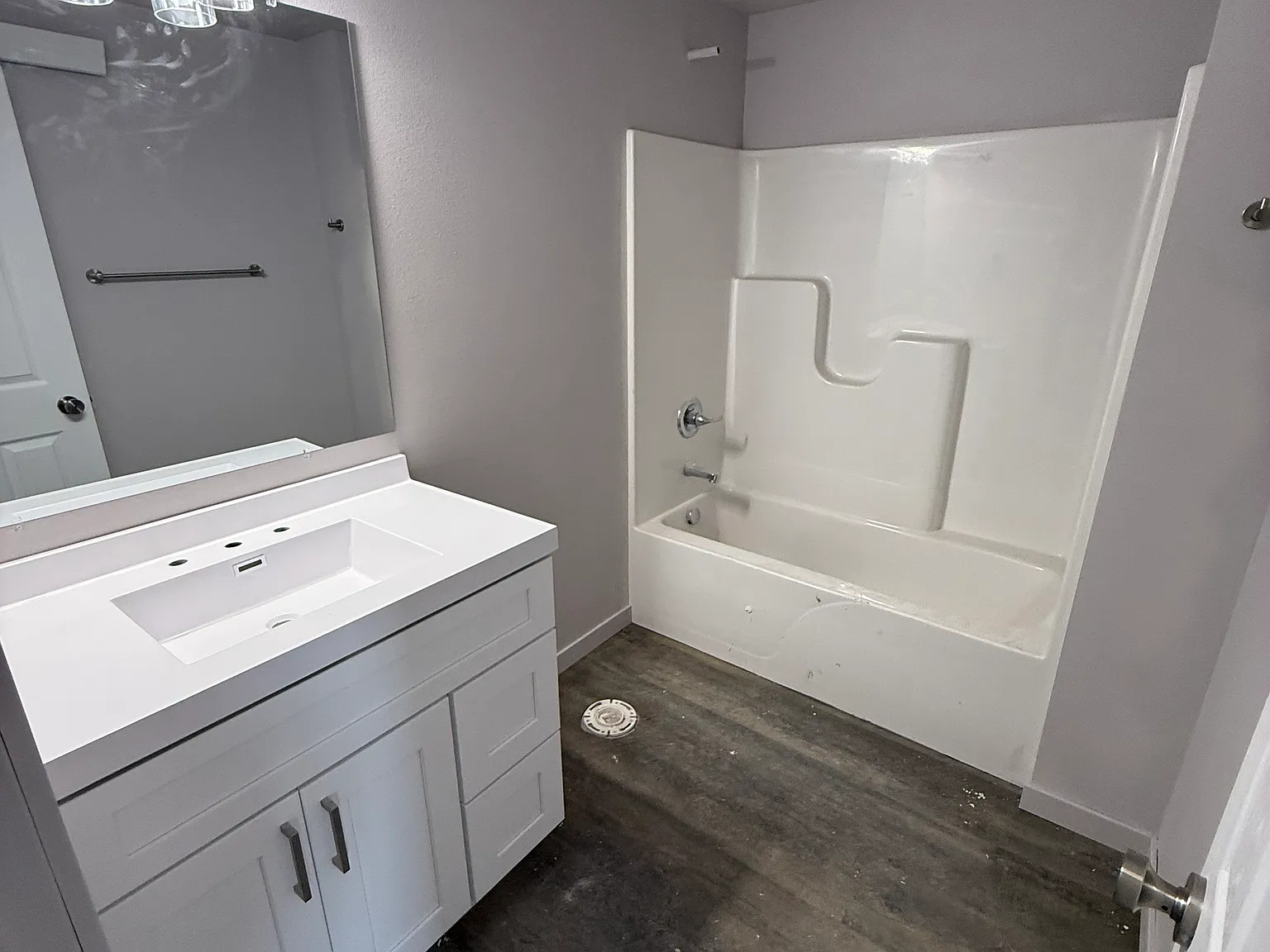 3 bed, 1600 sqft, $2,068 — Photo 2