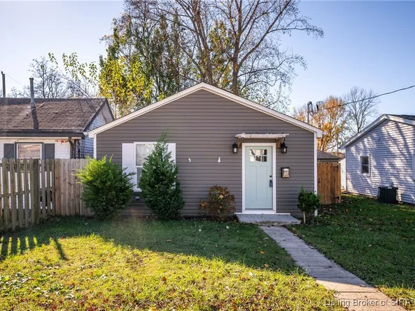 317 Adkins Court, Sellersburg, IN 47172