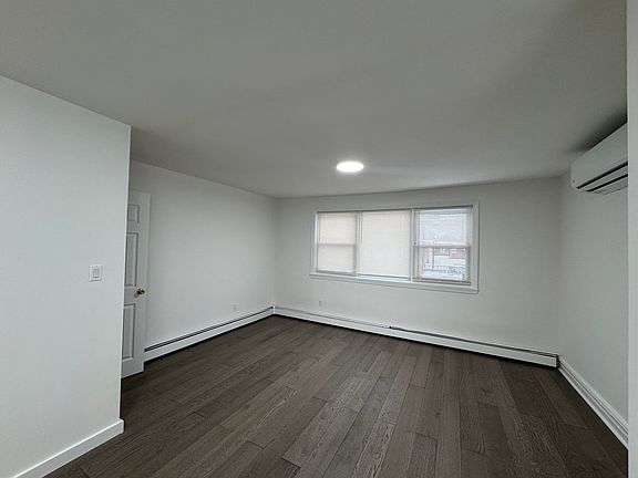 3rd image of 2211 W 8th St Floor 2