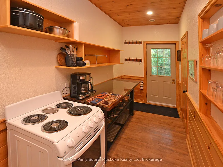 77 Amorak Trl — Photo 14