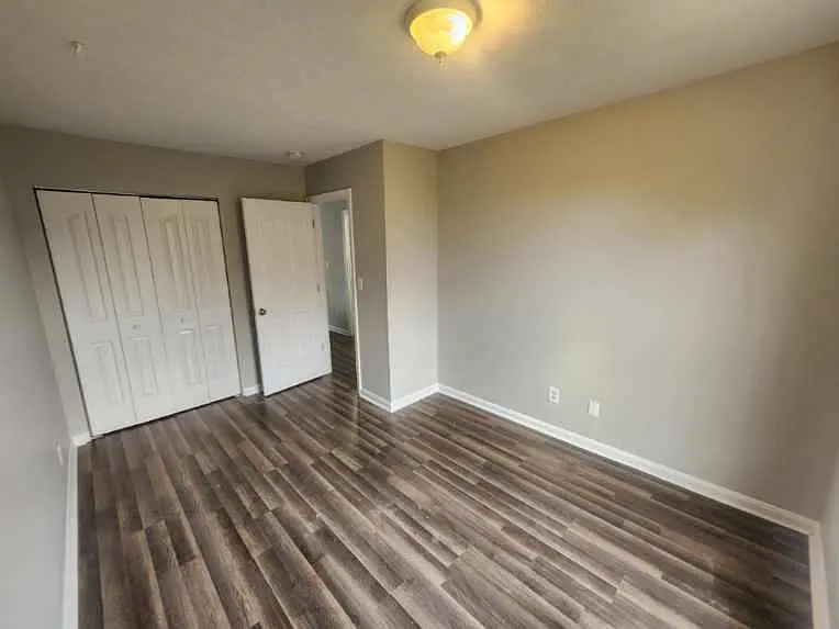 129 Karen Ct — Photo 9