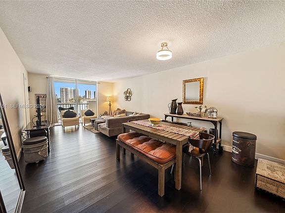 4th image of 2750 NE 183rd St APT 401