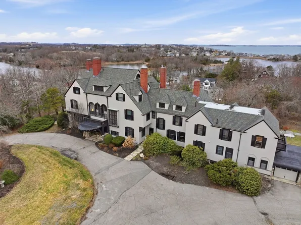 30 Diab Ln APT 8, Cohasset, MA 02025