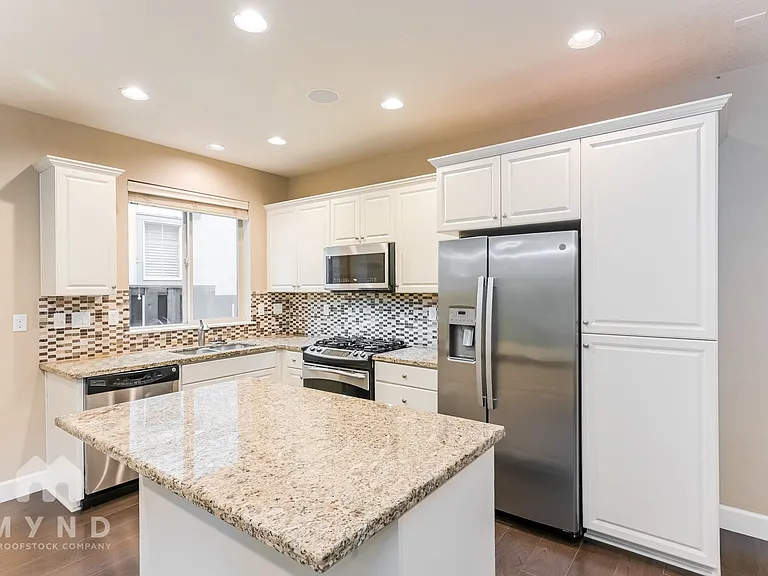 16765 NW Vetter Dr — Photo 8