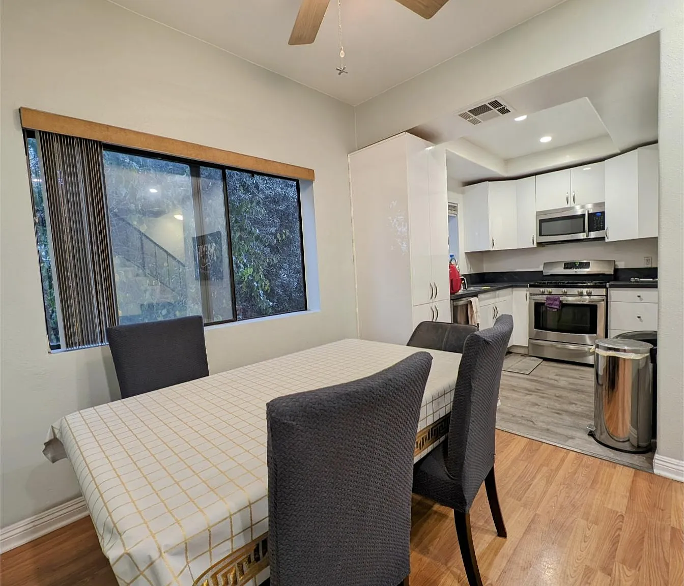 1 bed, 1.5 bath, 144 sqft, $980 — Photo 1