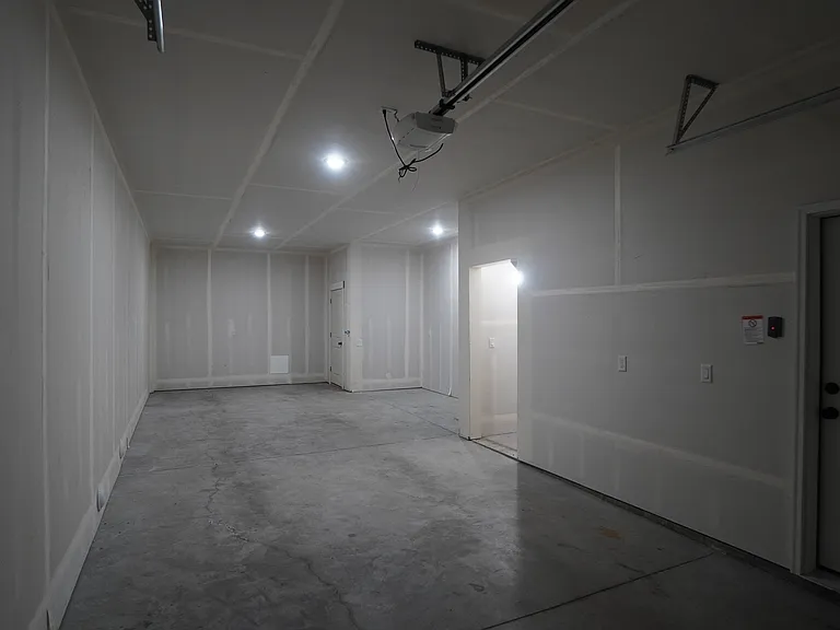 1575 S 150 W — Photo 4