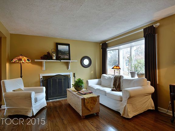3rd image of 24 Howard Pl