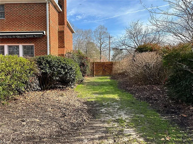 1704 Eagle Hill Dr — Photo 46
