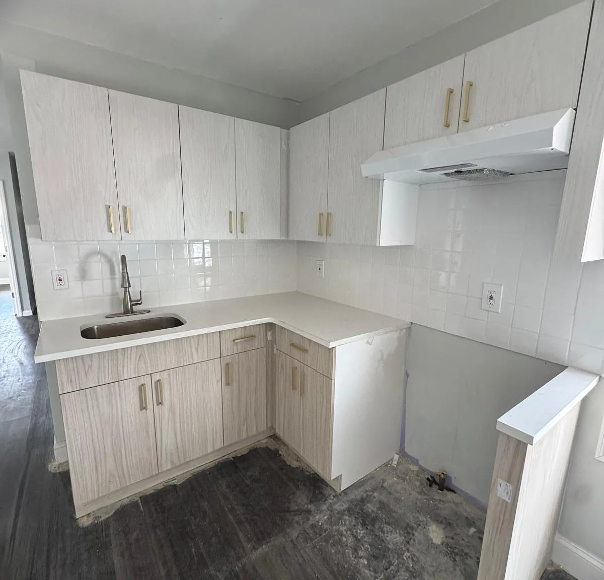 3 bed, 950 sqft, $2,450 — Photo 3