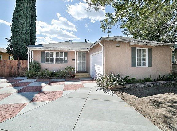 5th image of 15248 Blythe St