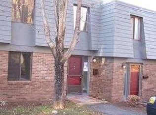 87 Trolley Crossing Ln, Middletown, CT 06457